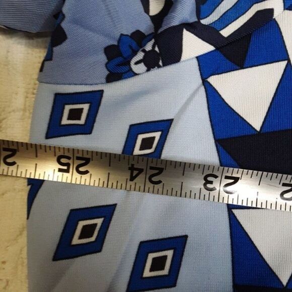 Linea By Louis Dell’Olio Blue Motif V-neck Blouse 2X - Picture 9 of 12